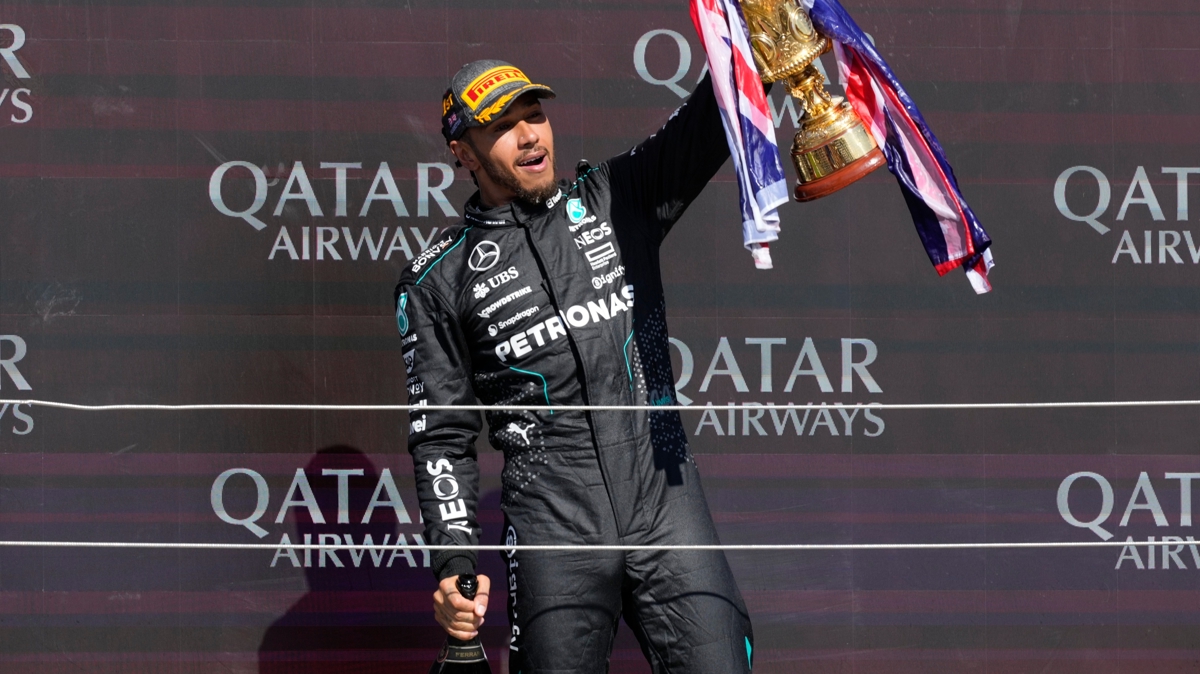 Lewis Hamilton 3 y�l aradan sonra galip