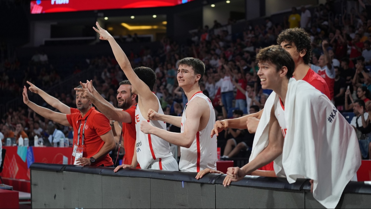 U17 Milli Tak�m�m�z d�nya ���nc�s� oldu!