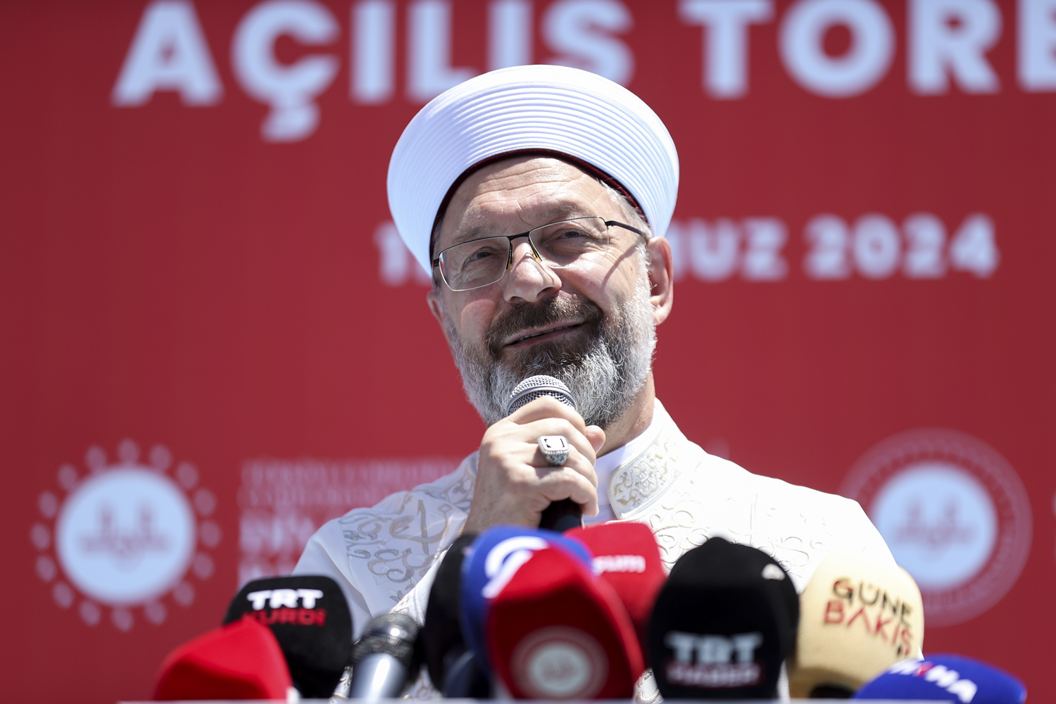 Diyanet ��leri Ba�kan� Erba�: 200 y�l�n telafisini yapaca��z in�allah