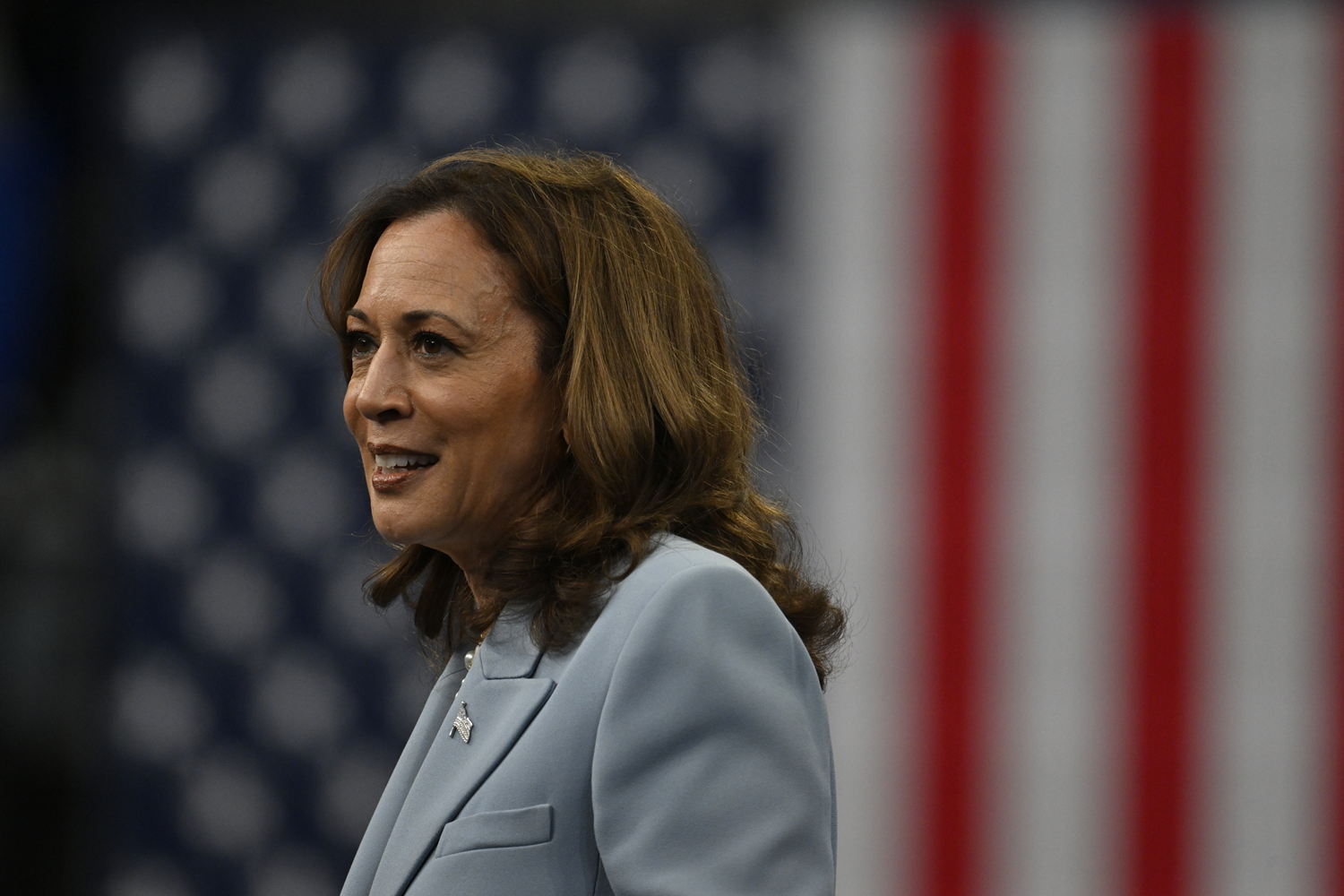 Kamala Harris ba�kan yard�mc�s� aday�n� a��klad�