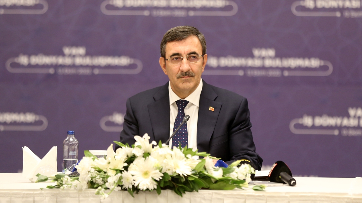 Cumhurba�kan� Yard�mc�s� Y�lmaz, Erenk�y Direni�i'ni ve �ehitlerini and�