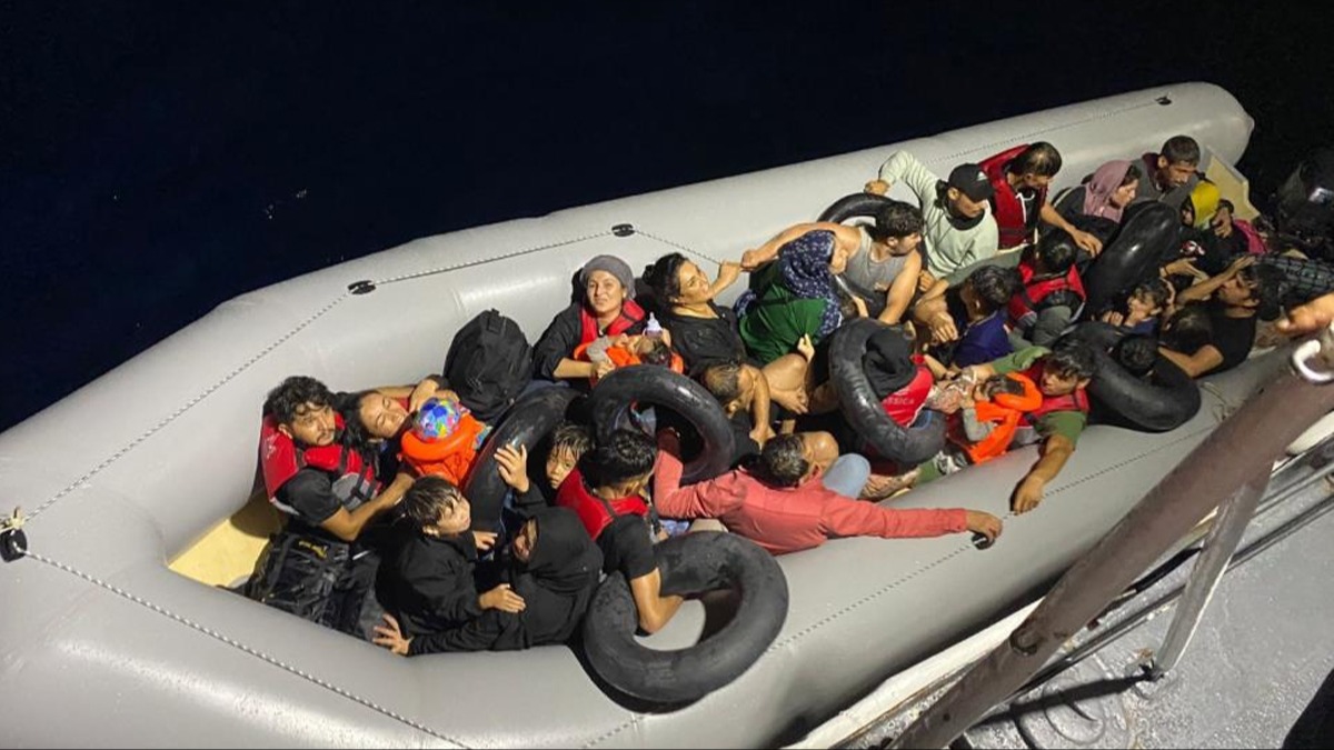 �anakkale a��klar�nda 9'u �ocuk, 31 ka�ak g��men yakaland� 