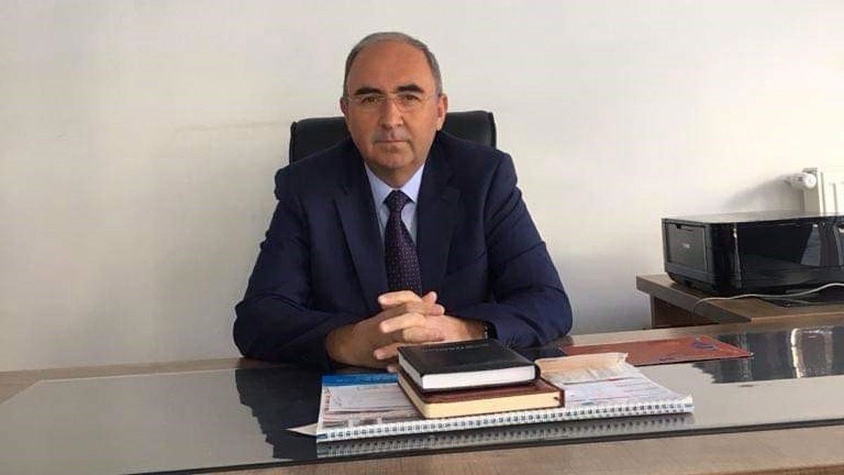 E�i ve 7 arkada��yla birlikte �Y� Parti'den istifa etti