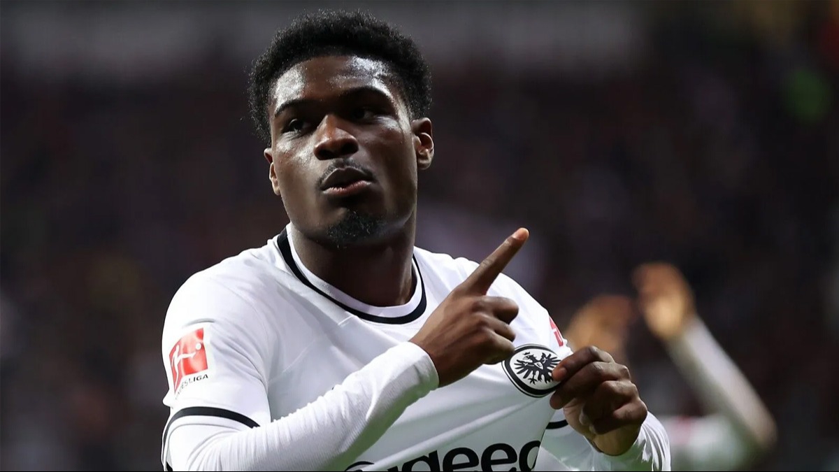 Galatasaray'a k�t� haber! Dina Ebimbe teklifi reddetti