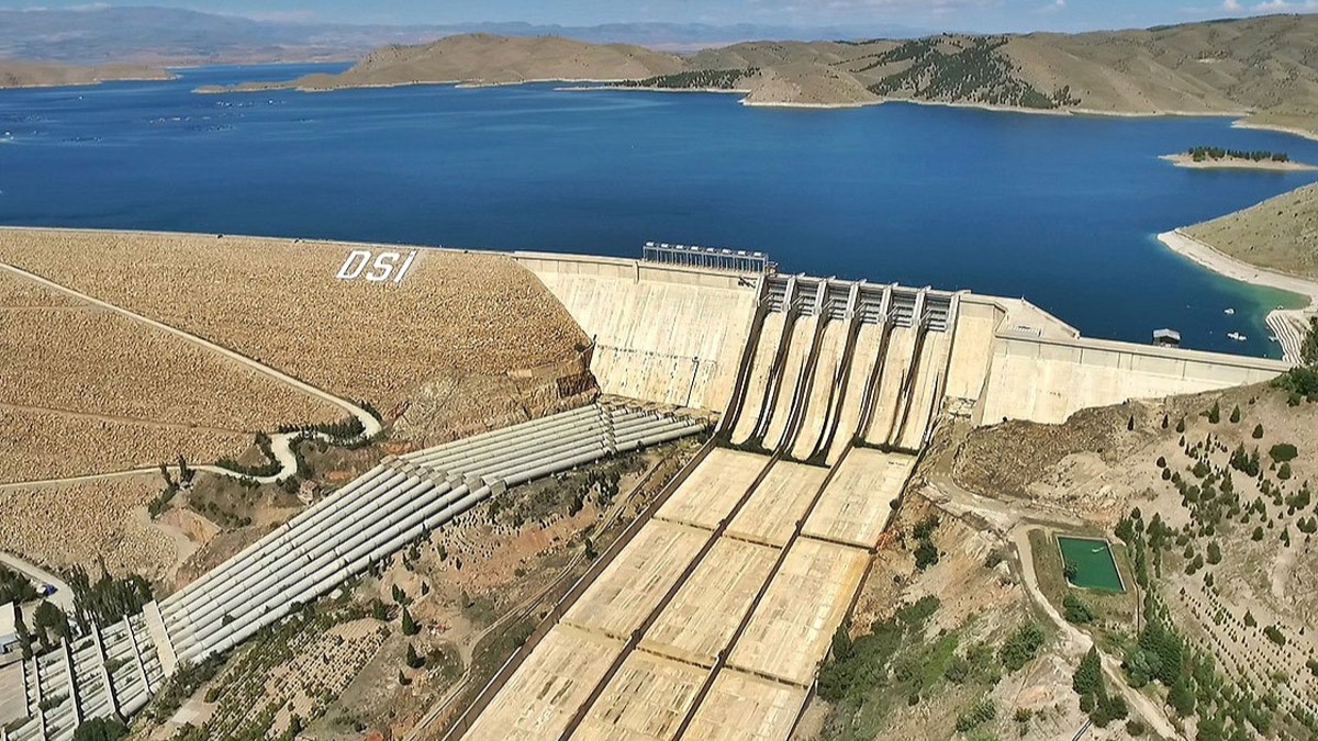 Keban Baraj� bug�ne kadar ekonomiye yakla��k 744 milyar liral�k katk� sa�lad�