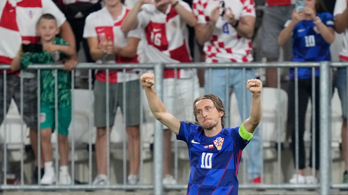 Modric, H�rvatistan'� zafere ta��d�!