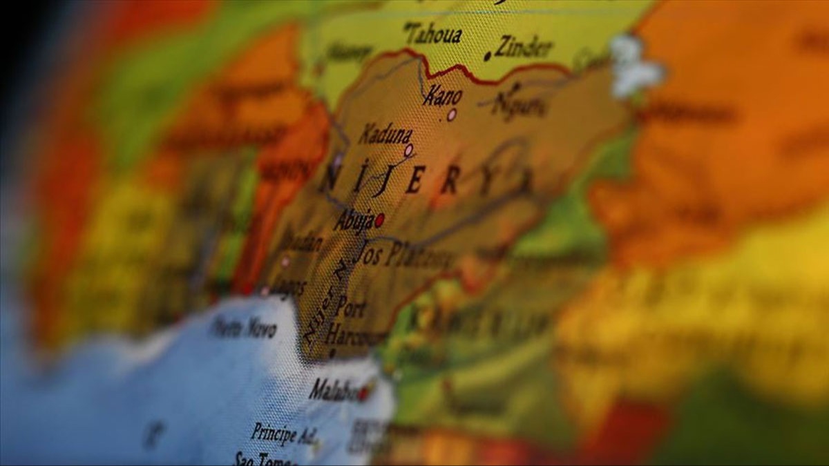 Nijerya'da yak�t tankerinin yolcu ta��yan kamyonla �arp��t��� kazada 48 ki�i �ld�