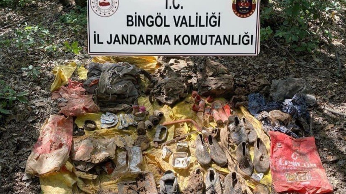 PKK'ya darbe �st�ne darbe! Erzak depolar� tespit edildi