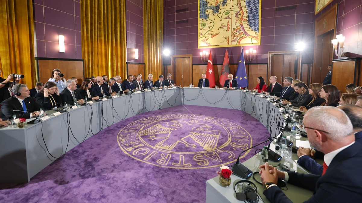 Ba�kan Erdo�an, Arnavutluk'ta resmi t�renle kar��land�