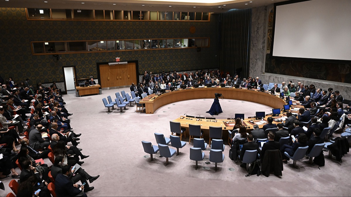 �srail'e �a�r�da bulundular: Kara kuvvetlerini �lkeden �ekin