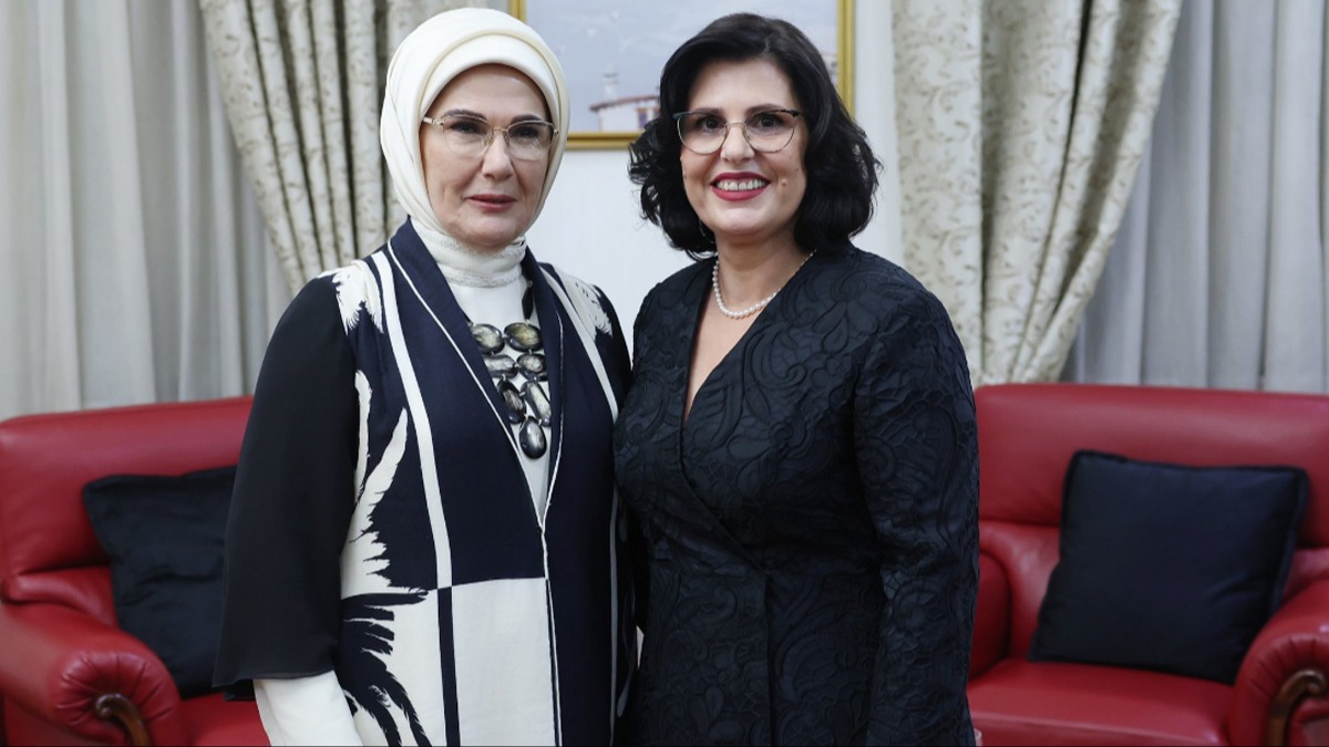 Emine Erdo�an, Arnavutluk Cumhurba�kan�'n�n e�i Armanda Begaj ile g�r��t�