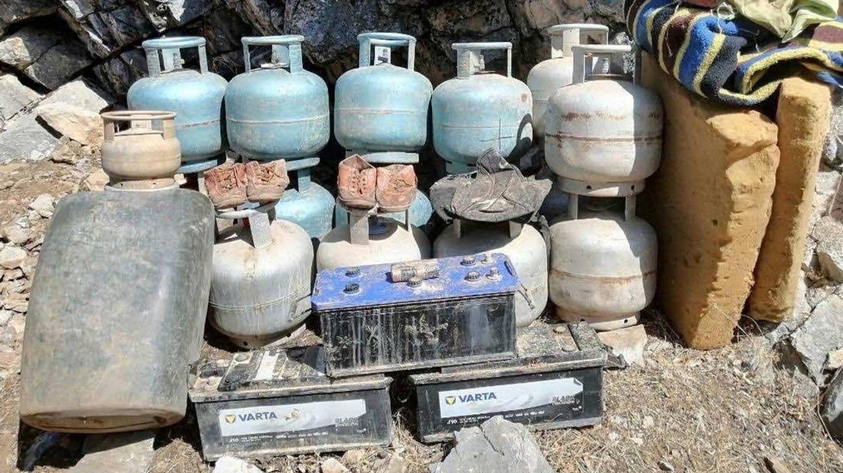 Ter�r operasyonunda PKK'ya ait ya�am malzemeleri ele ge�irildi