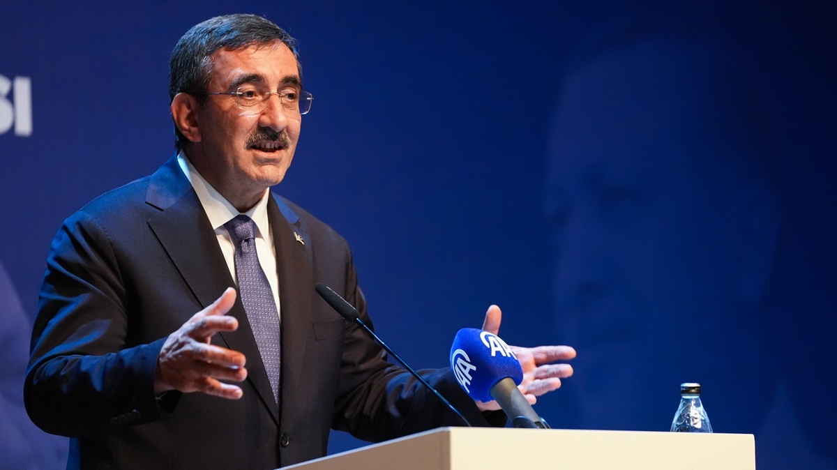 Tezkere Resmi Gazete'de: Cumhurba�kanl���na Cevdet Y�lmaz vekalet edecek