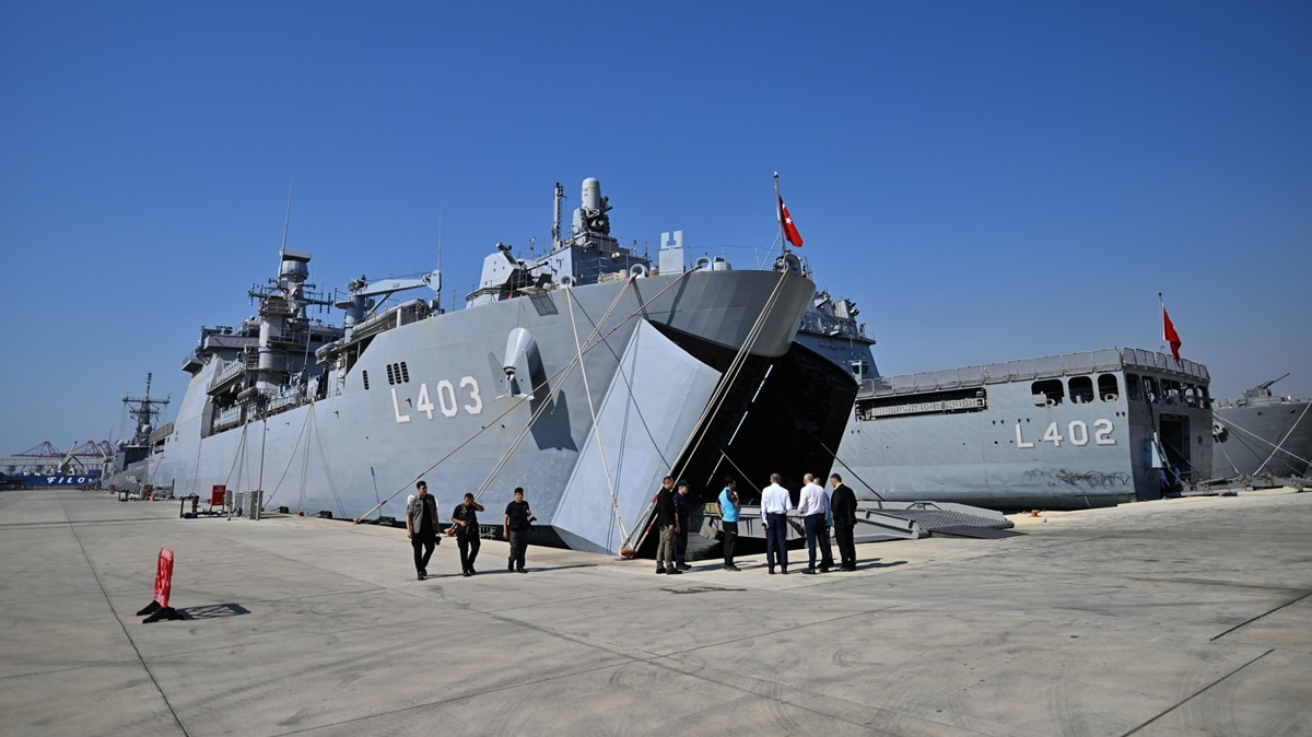 T�rkiye'den tarihi operasyon! Tahliye gemileri L�bnan'dan yola ��kt�