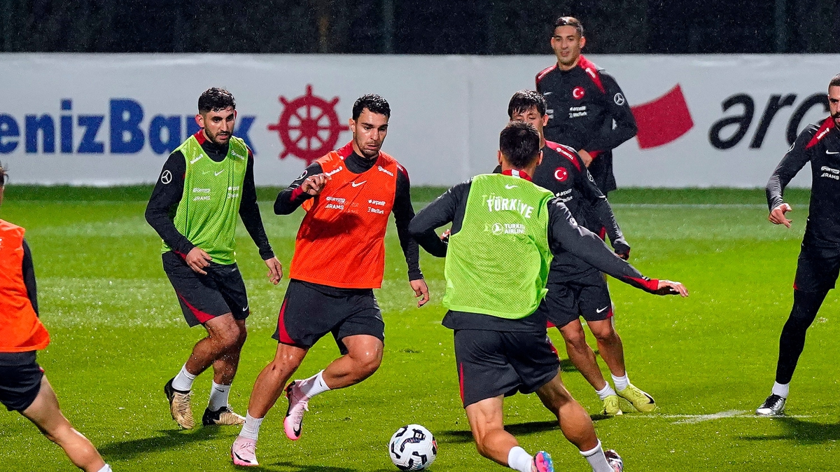 A Milli Futbol Tak�m�, Galler mesaisine ba�lad�