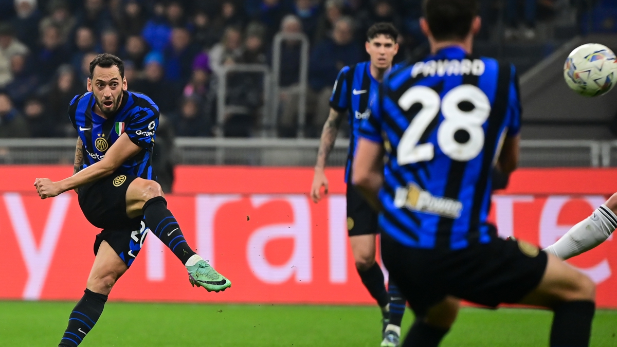 Hakan �alhano�lu'nun gol� Inter'e yetmedi