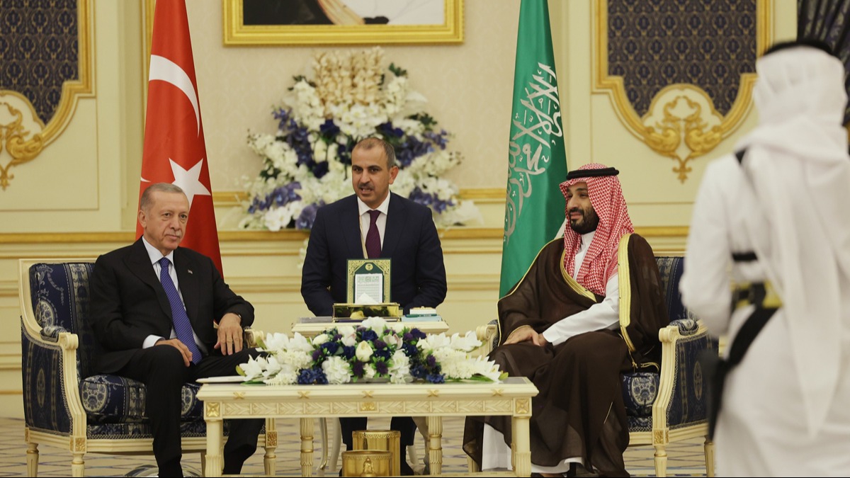 Riyad'da kritik temas! Cumhurba�kan� Erdo�an Prens Selman ile bir araya geldi