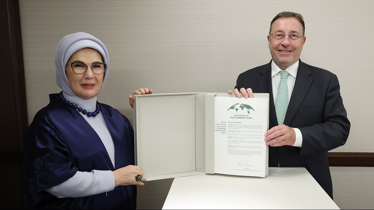 T�rkiye'nin s�f�r at�k �al��malar�na uluslararas� destek: Emine Erdo�an BM'den Steiner ile g�r��t�