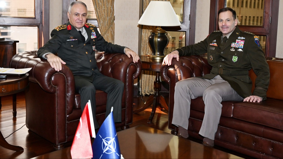 Genelkurmay Ba�kan� G�rak, NATO M�ttefik Kara Komutanl���na atanan Orgeneral Donahue ile bir araya geldi