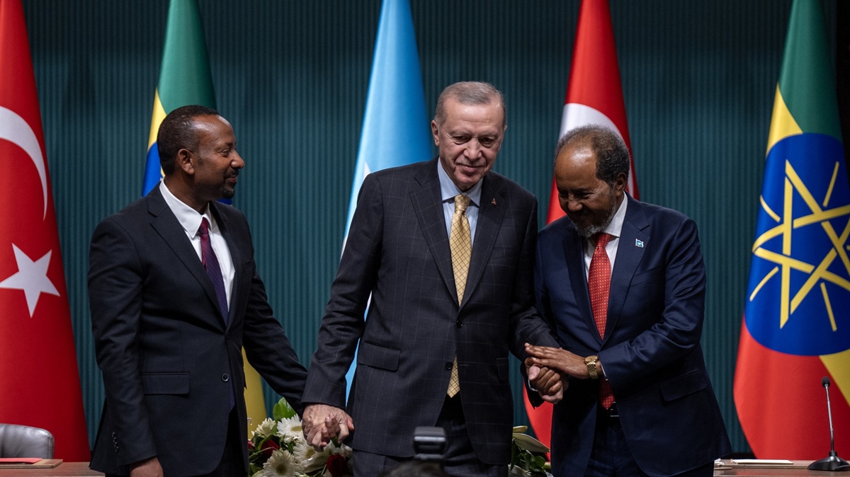 IGAD, d�n�m noktas� niteli�indeki Ankara anla�mas�n� takdirle kar��lad�