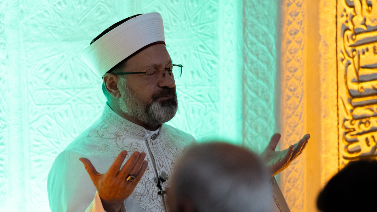 T�rkiye genelinde Gazzeliler i�in yats� namaz�nda dua edildi