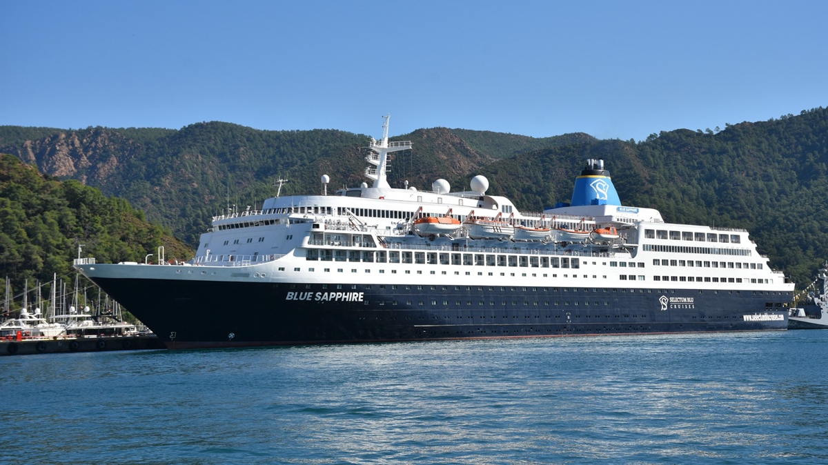 Yolcu gemisi 'Blue Sapphire' 4 gün Marmaris'te kalacak